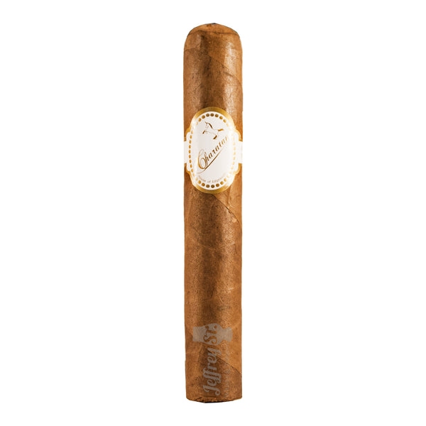 A single Charatan Robusto cigar from Nicaragua